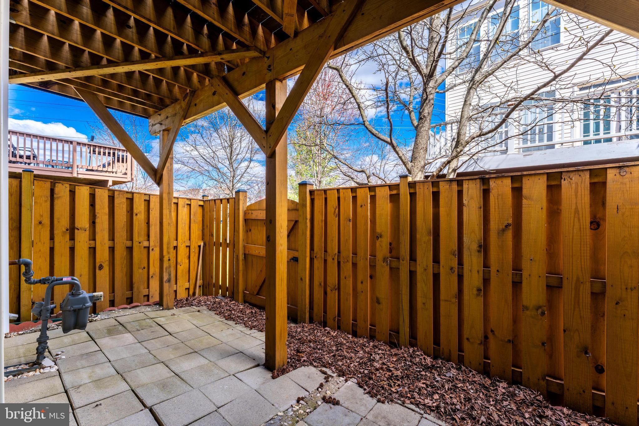 WELLESLEY - Residential