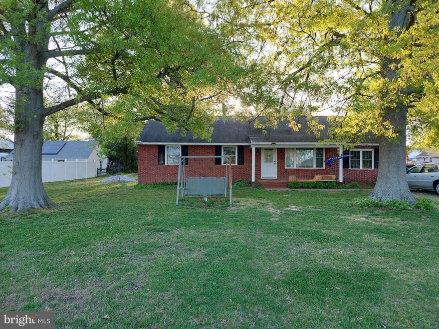 Location, Location, Location. Water views of the Choptank River from front porch. Great waterfront community. Needs to be finished inside. House has a lot of potential. Trim and subflooring have been purchased.