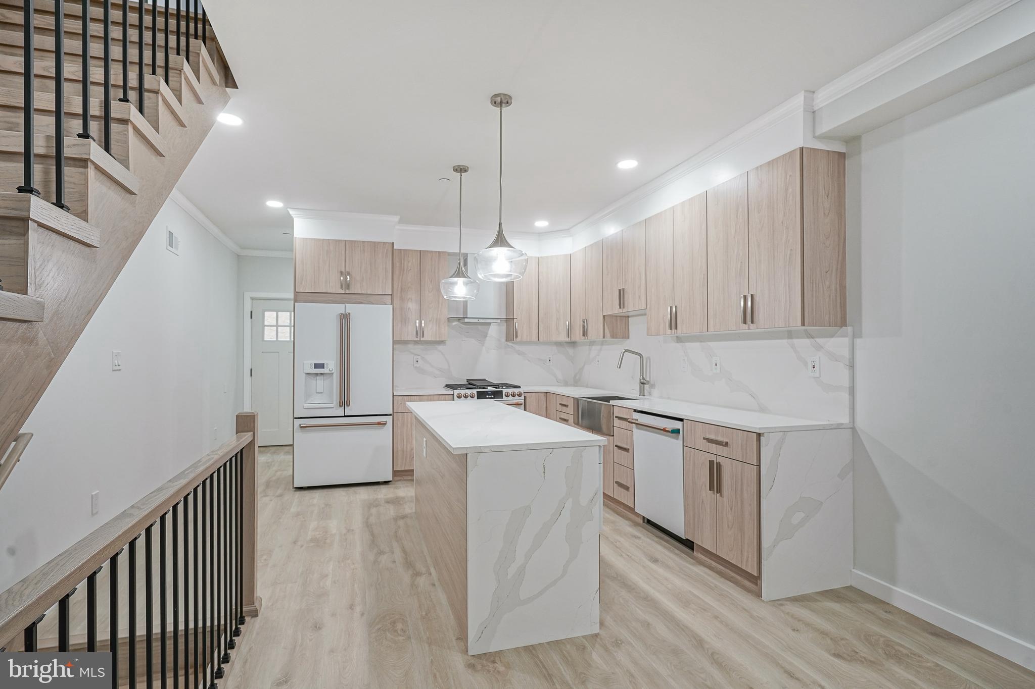 PASSYUNK SQUARE - Residential