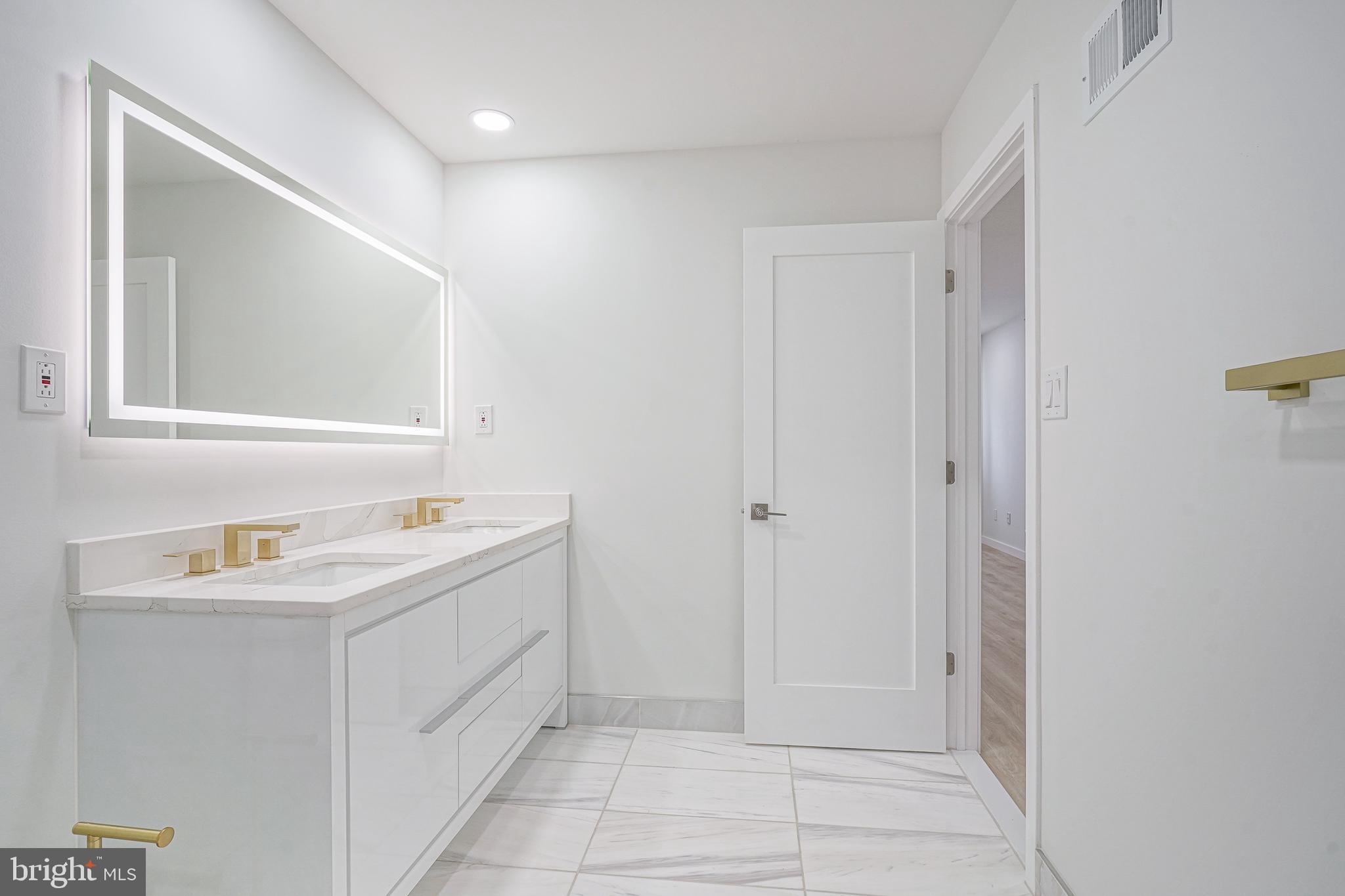 PASSYUNK SQUARE - Residential