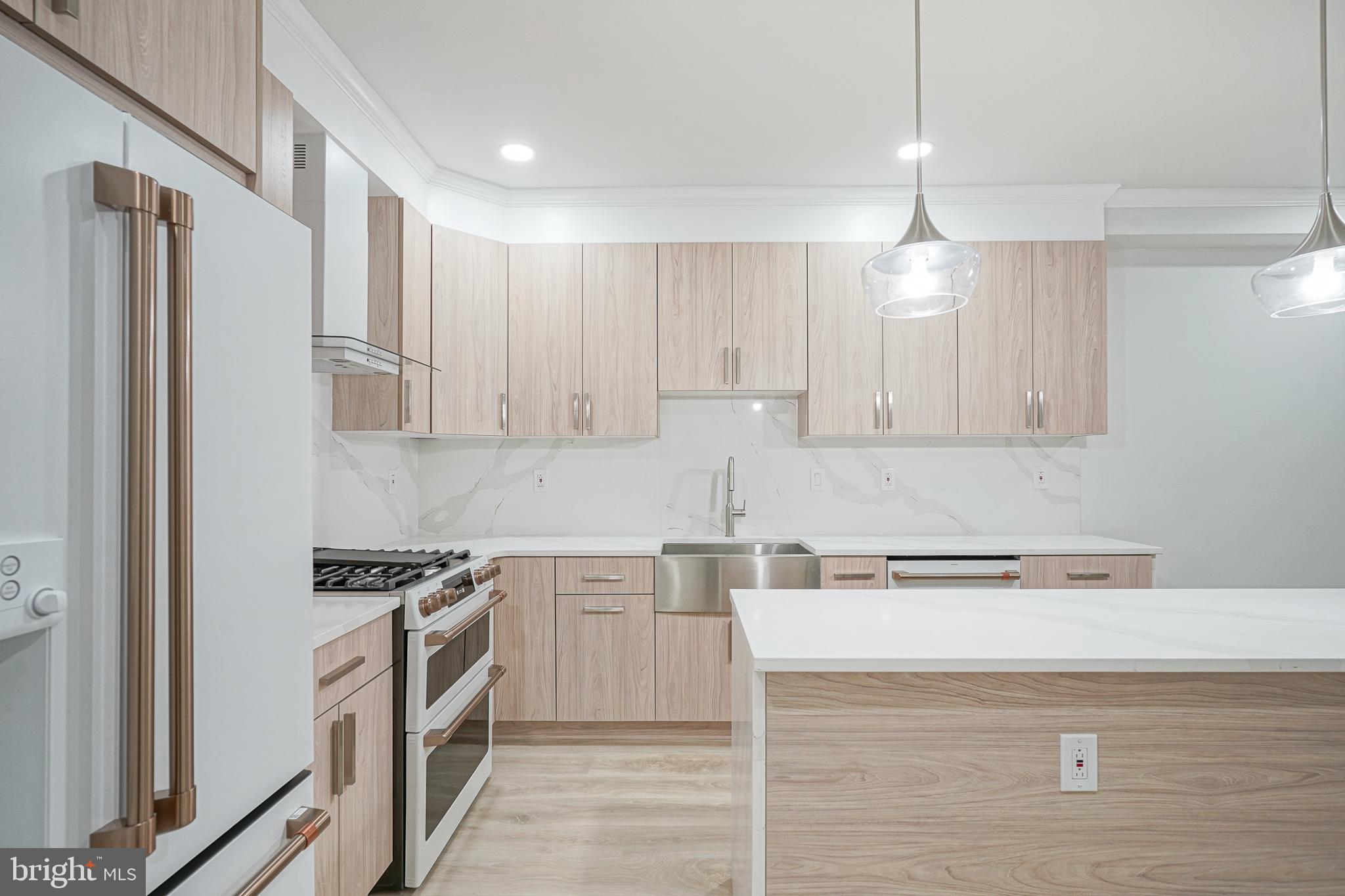 PASSYUNK SQUARE - Residential