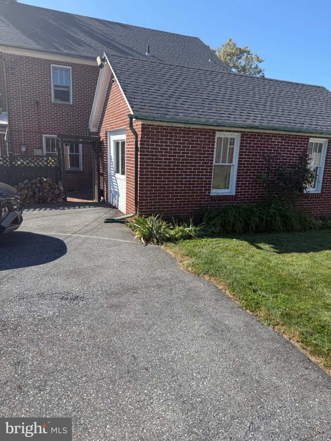 7 OAKLEIGH AVENUE