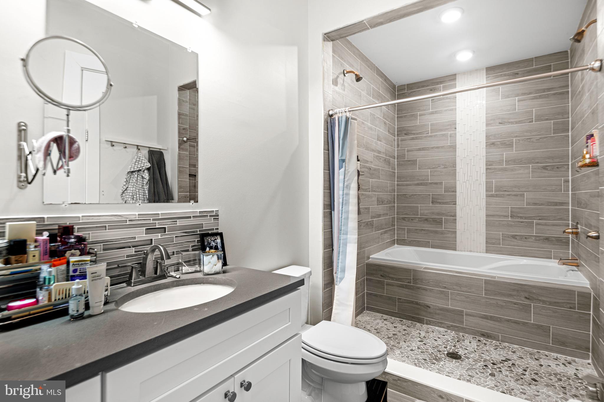 LUDLOW - Residential Lease