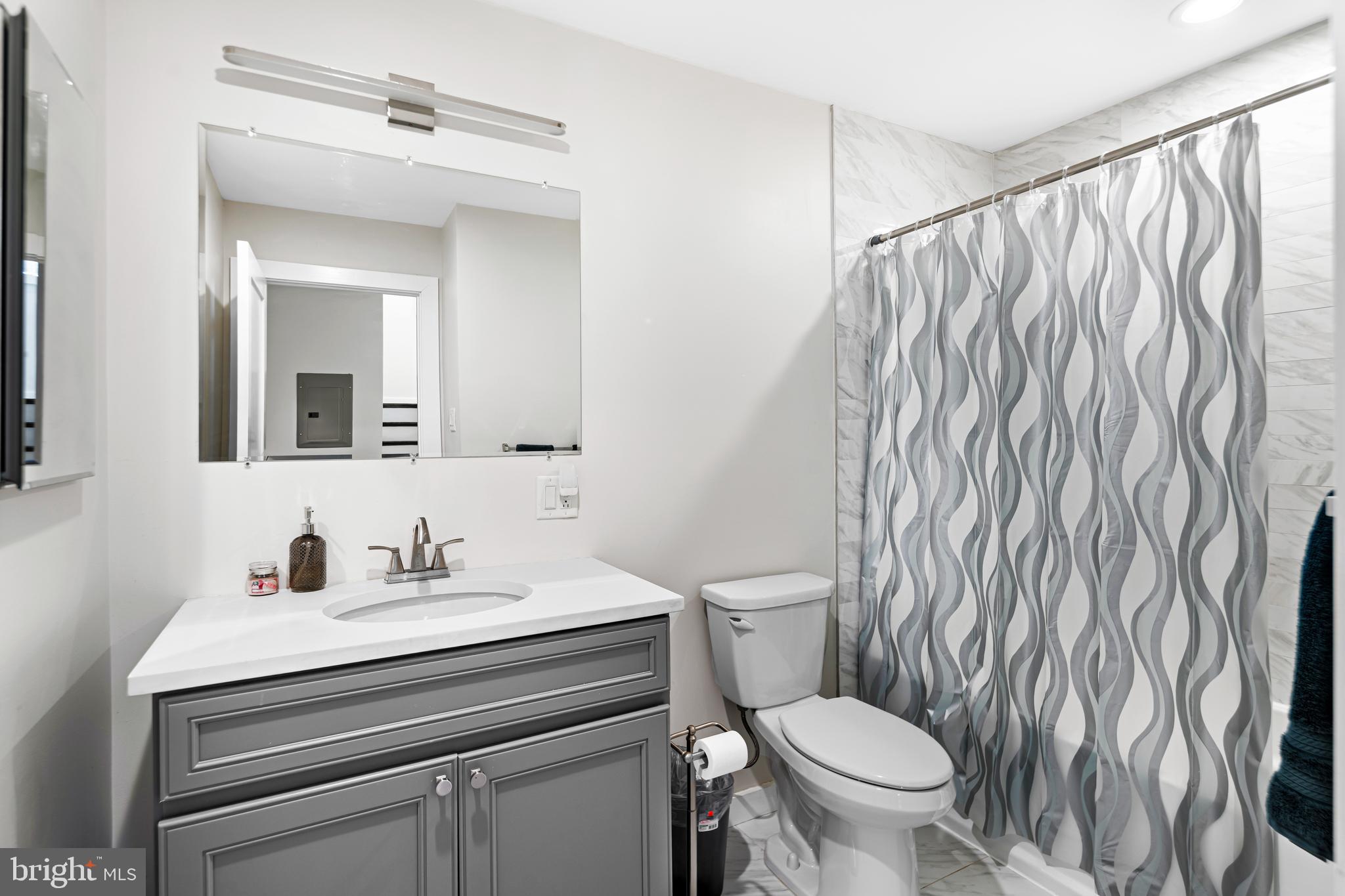 LUDLOW - Residential Lease