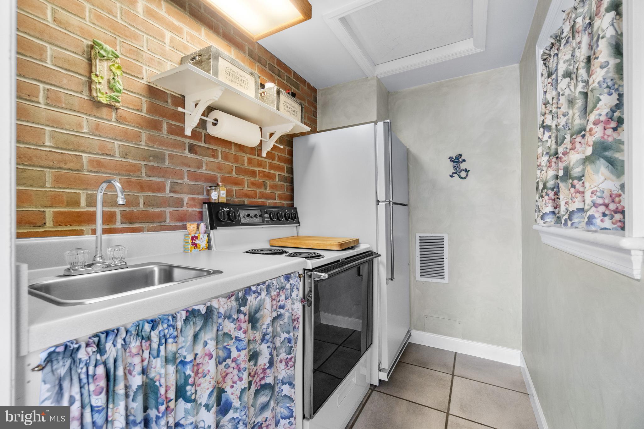 TRUXTON HEIGHTS - Residential