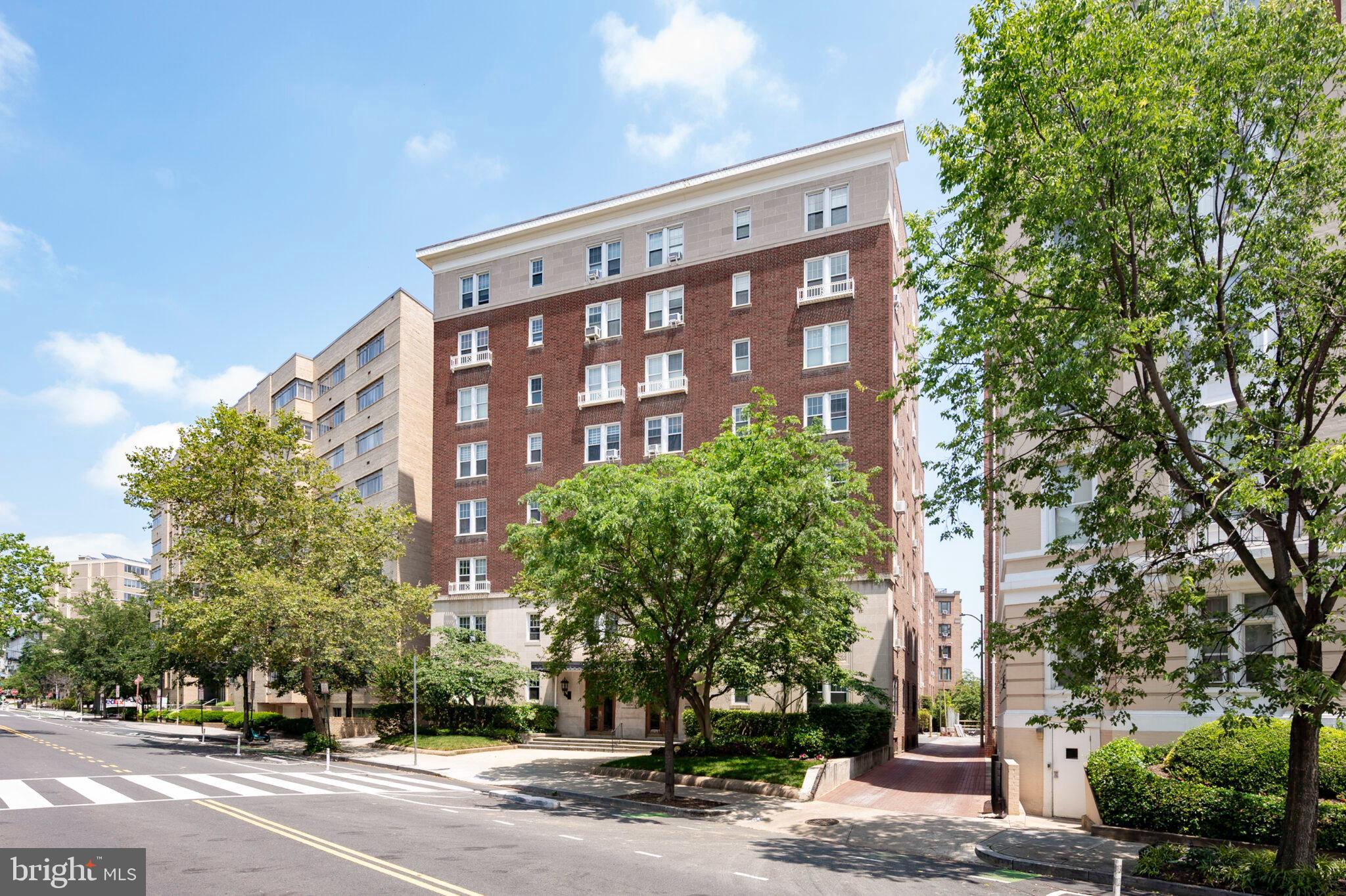 1954 COLUMBIA ROAD NW 112