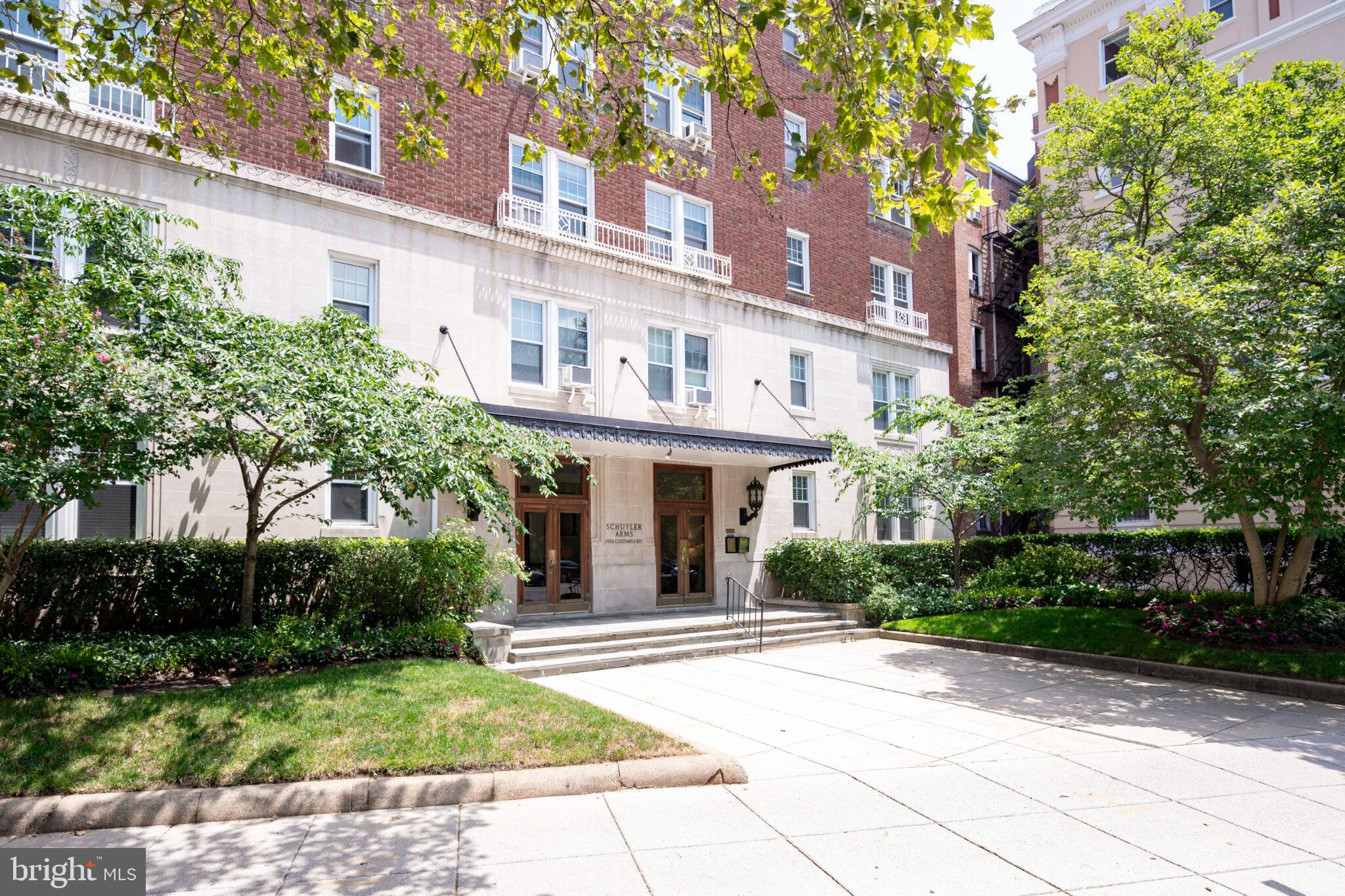 1954 COLUMBIA ROAD NW 112
