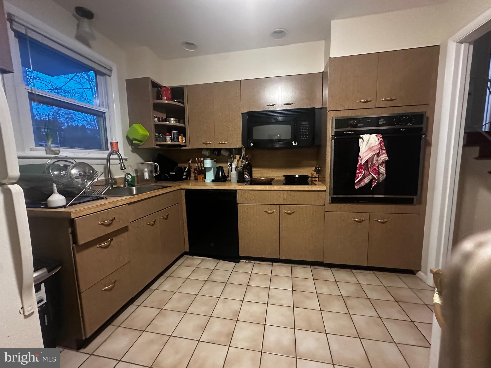 COLLEGE PARK WOODS - Residential