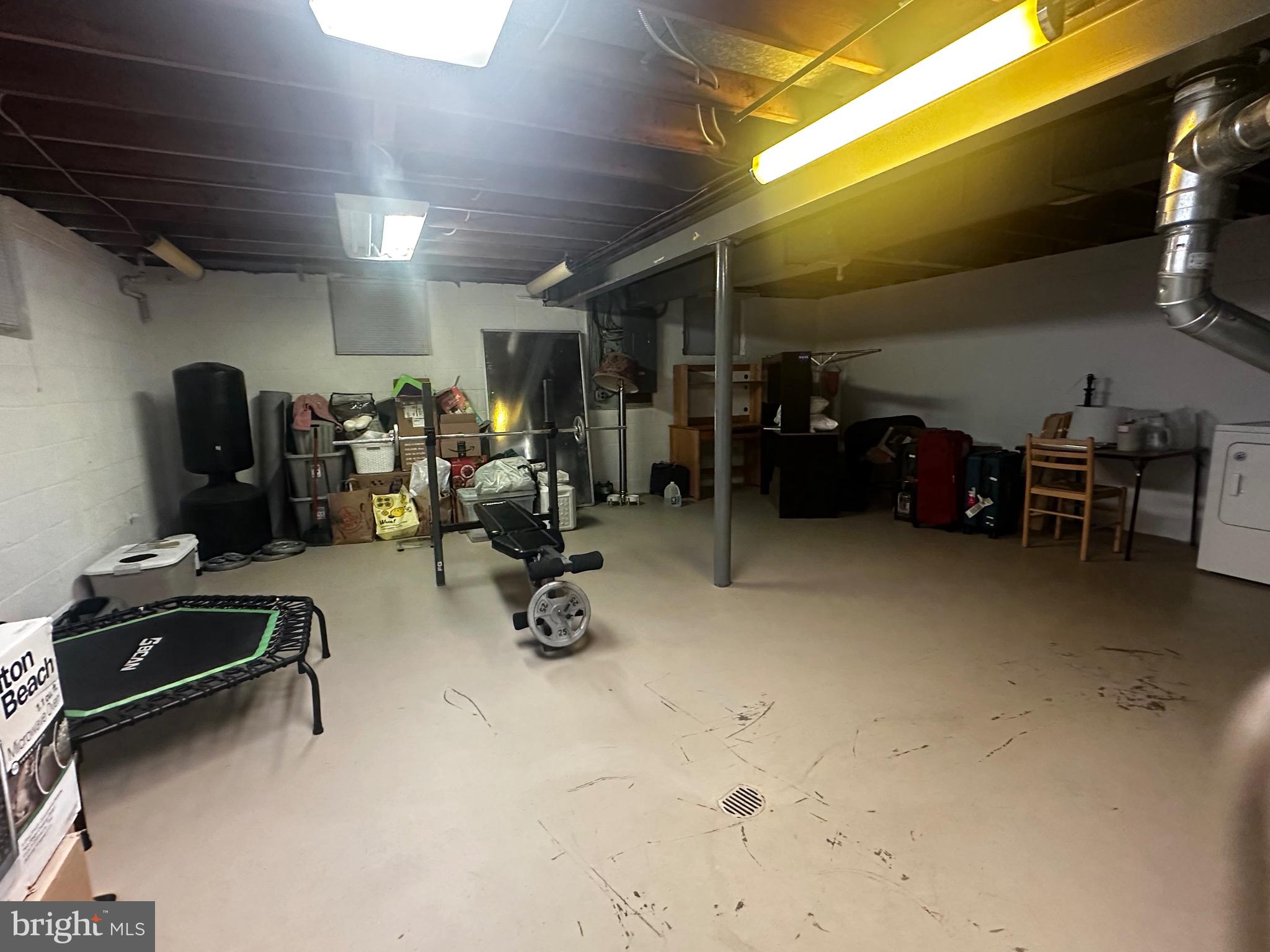 COLLEGE PARK WOODS - Residential