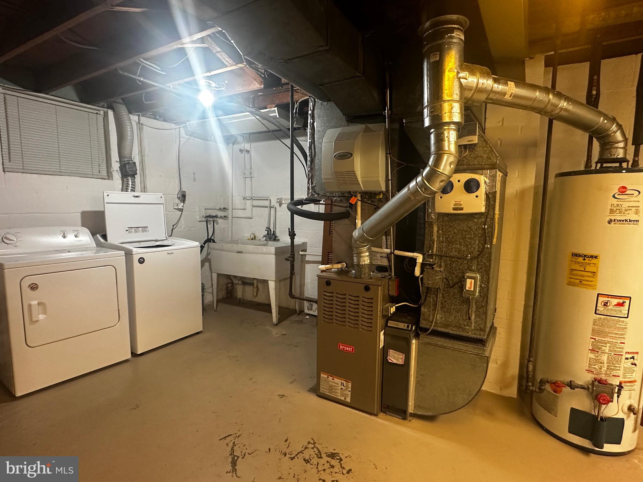 COLLEGE PARK WOODS - Residential