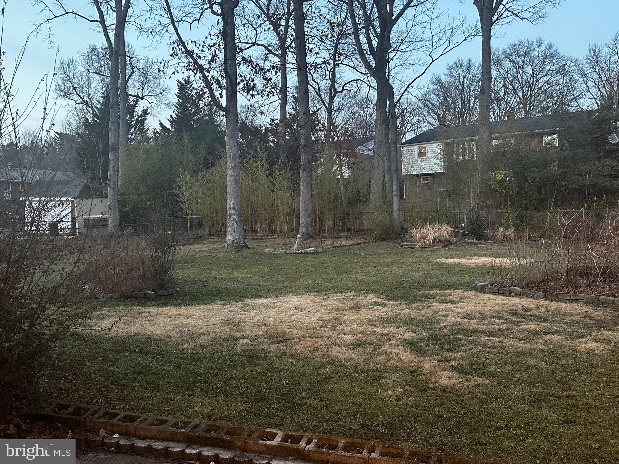 COLLEGE PARK WOODS - Residential