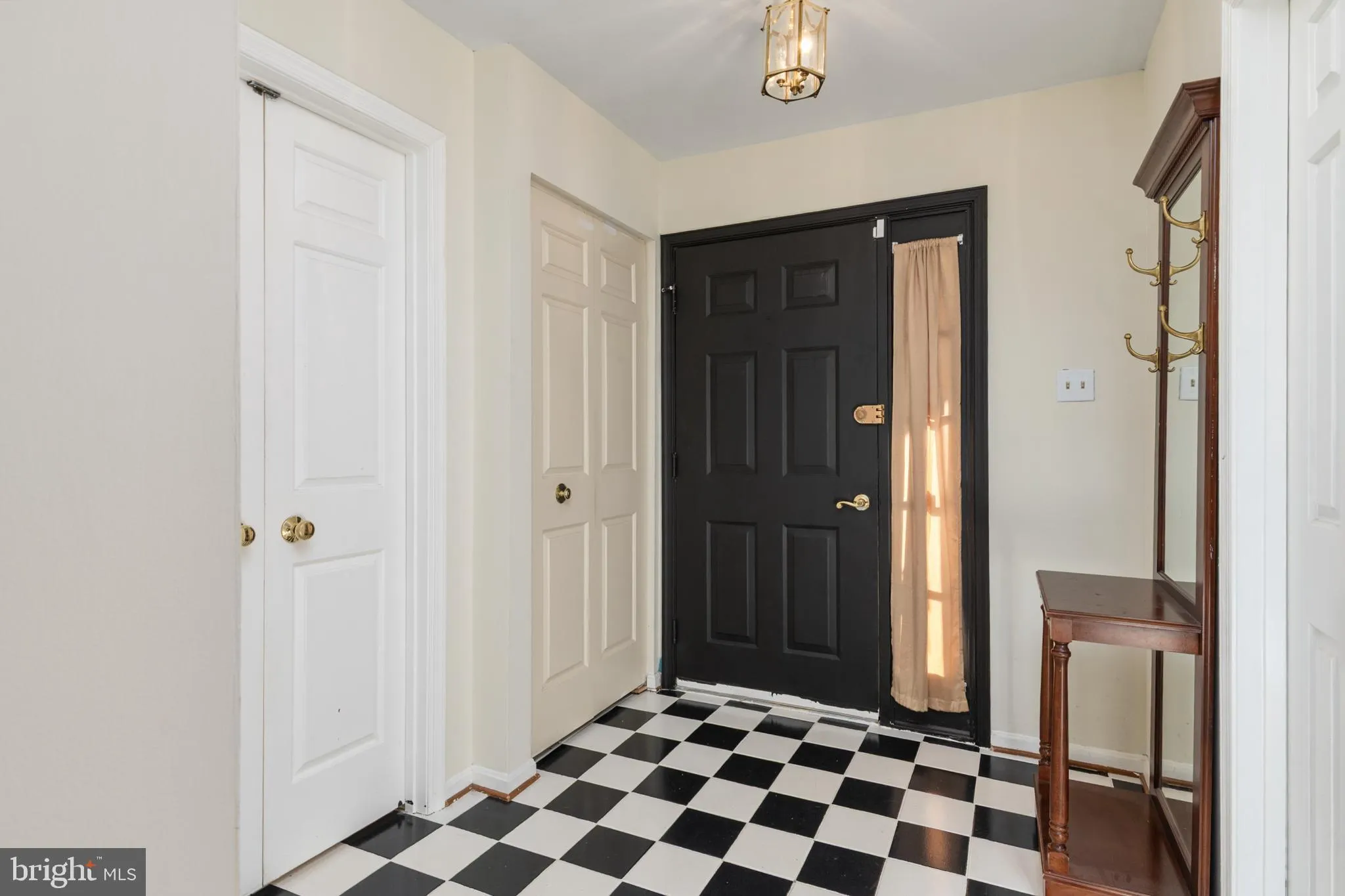 Upper Marlboro, Maryland 20772, United States, 3 Bedrooms Bedrooms, ,4 BathroomsBathrooms,Residential,Pending,205308