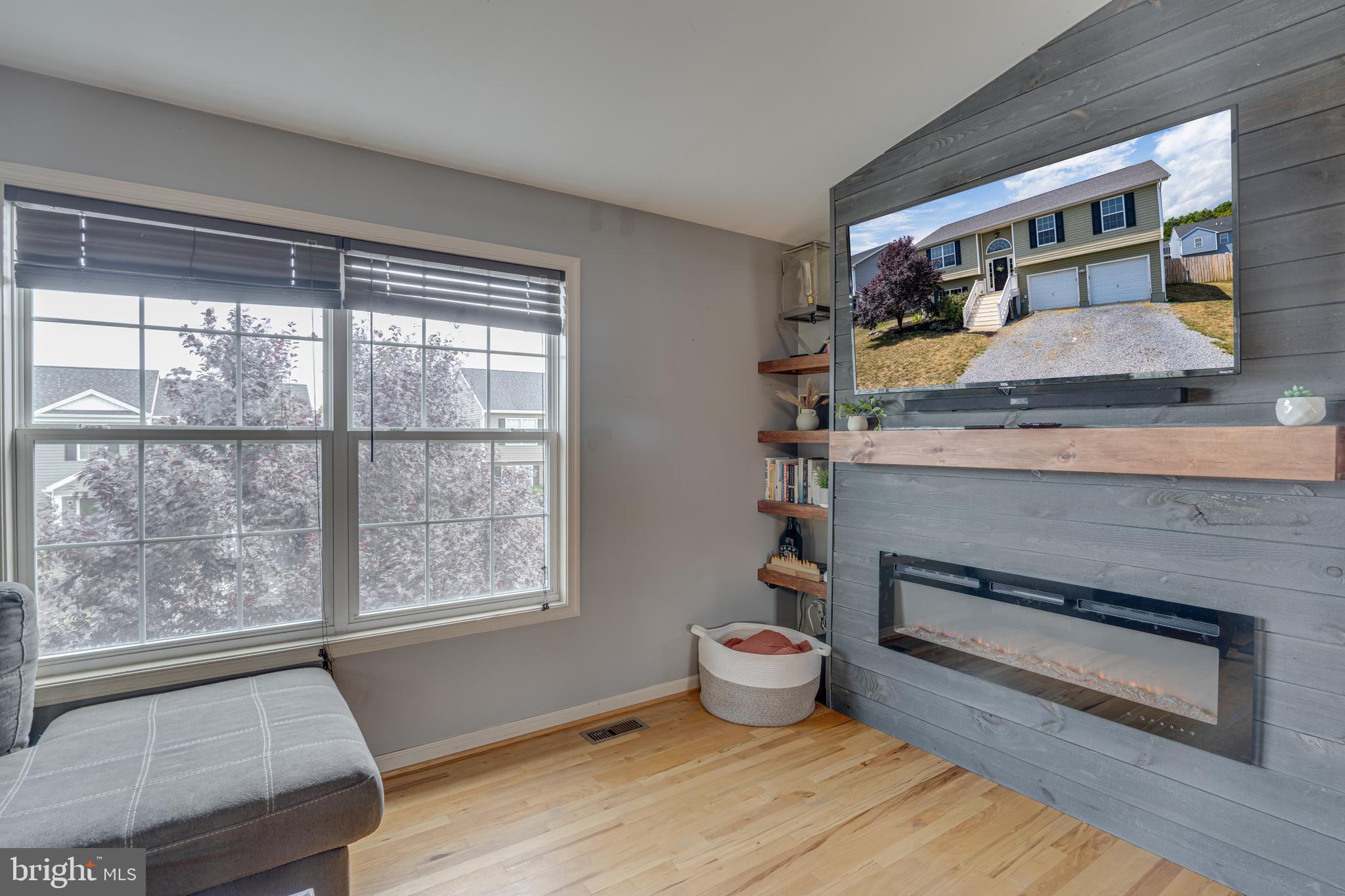 INWOOD VILLAGE - Residential