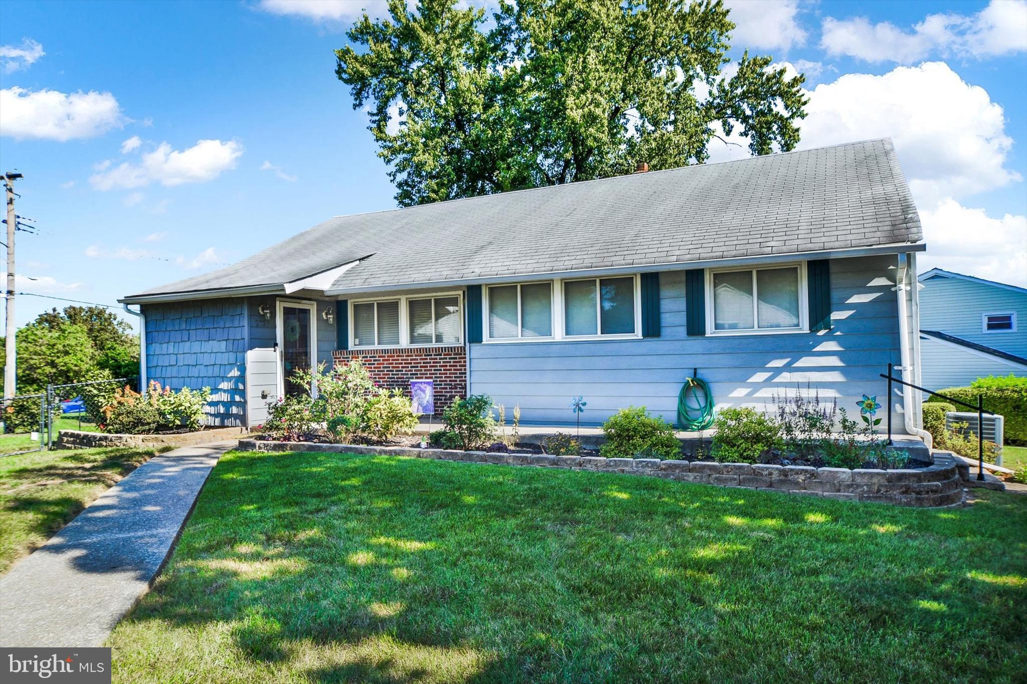 ROSEDALE MANOR - Residential