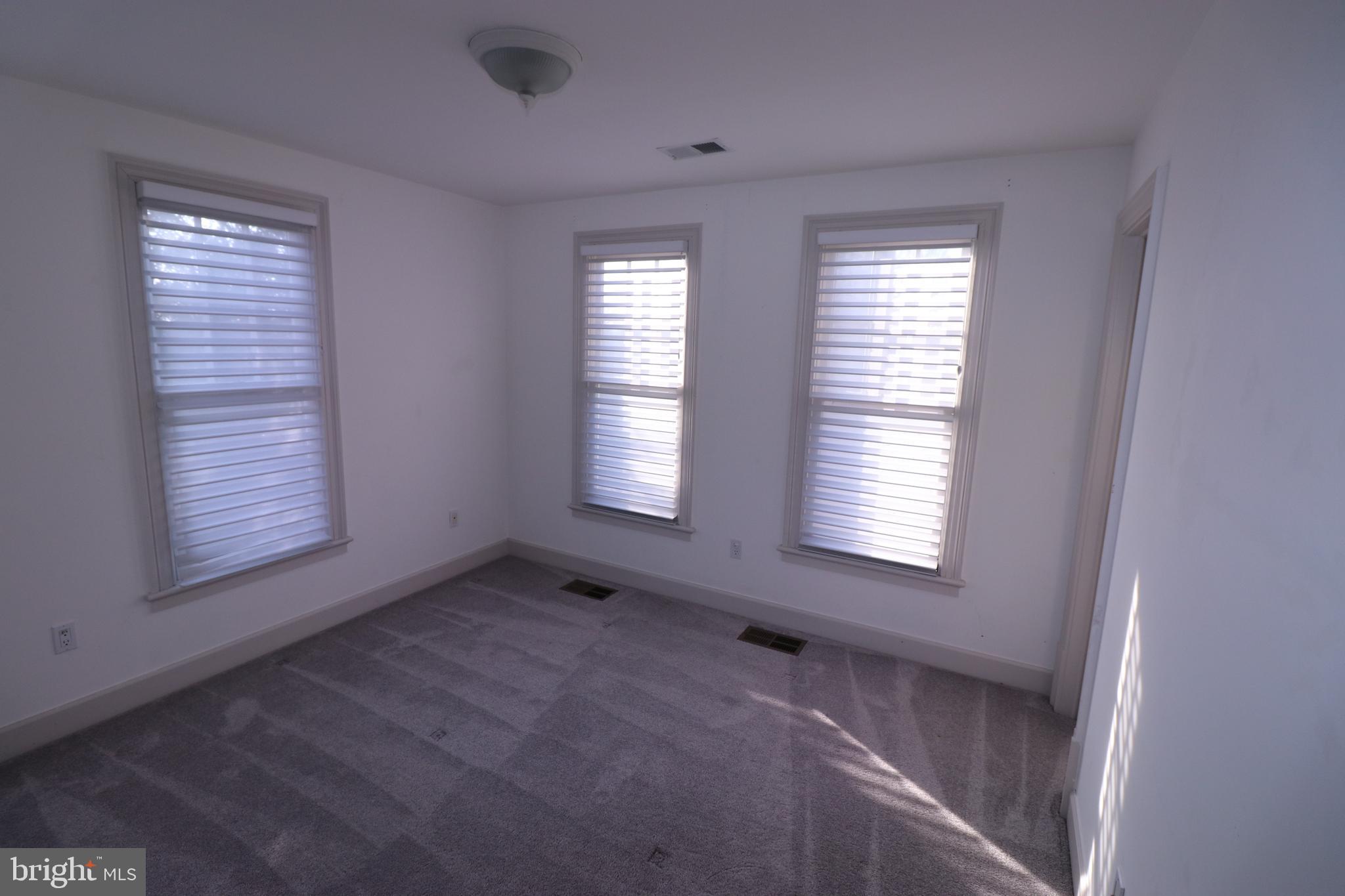 WILLET HEIGHTS - Residential Lease