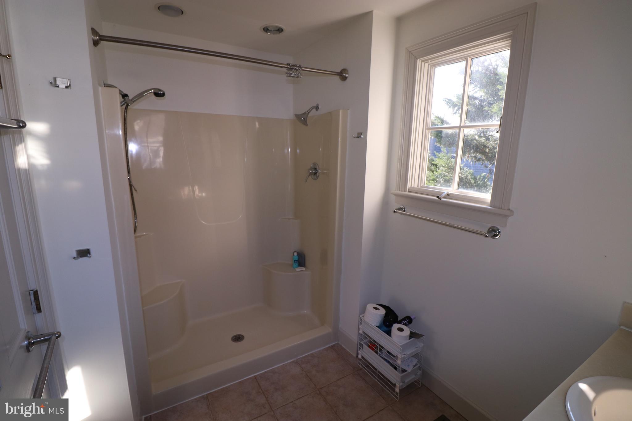 WILLET HEIGHTS - Residential Lease