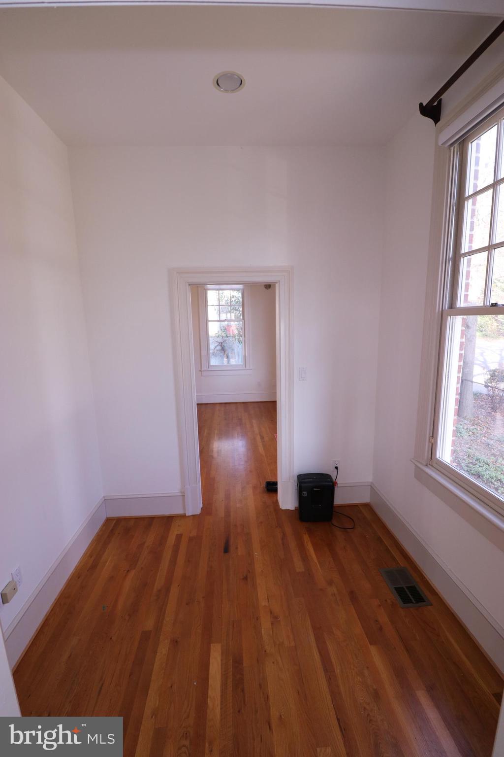 WILLET HEIGHTS - Residential Lease