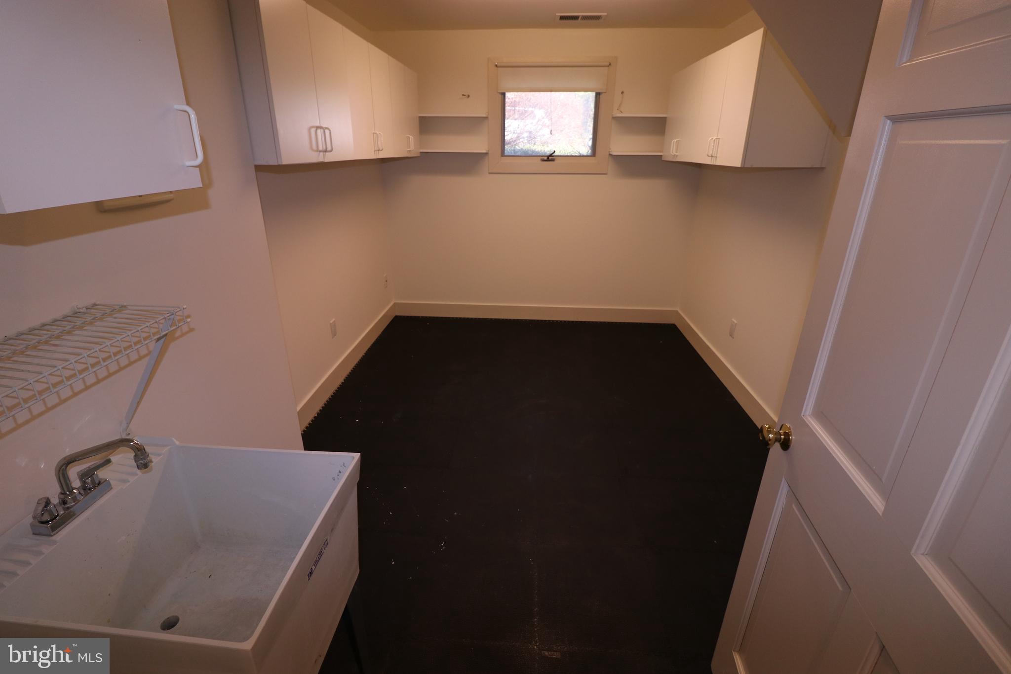 WILLET HEIGHTS - Residential Lease