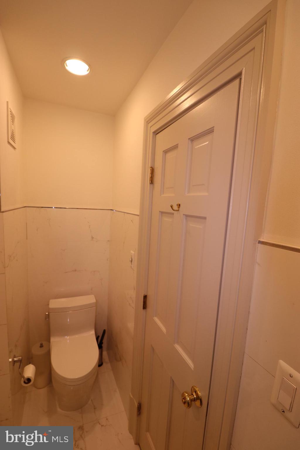 WILLET HEIGHTS - Residential Lease