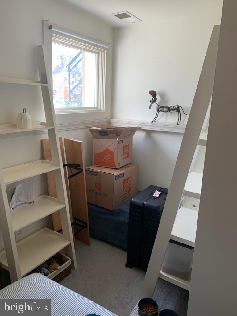 WILLET HEIGHTS - Residential Lease