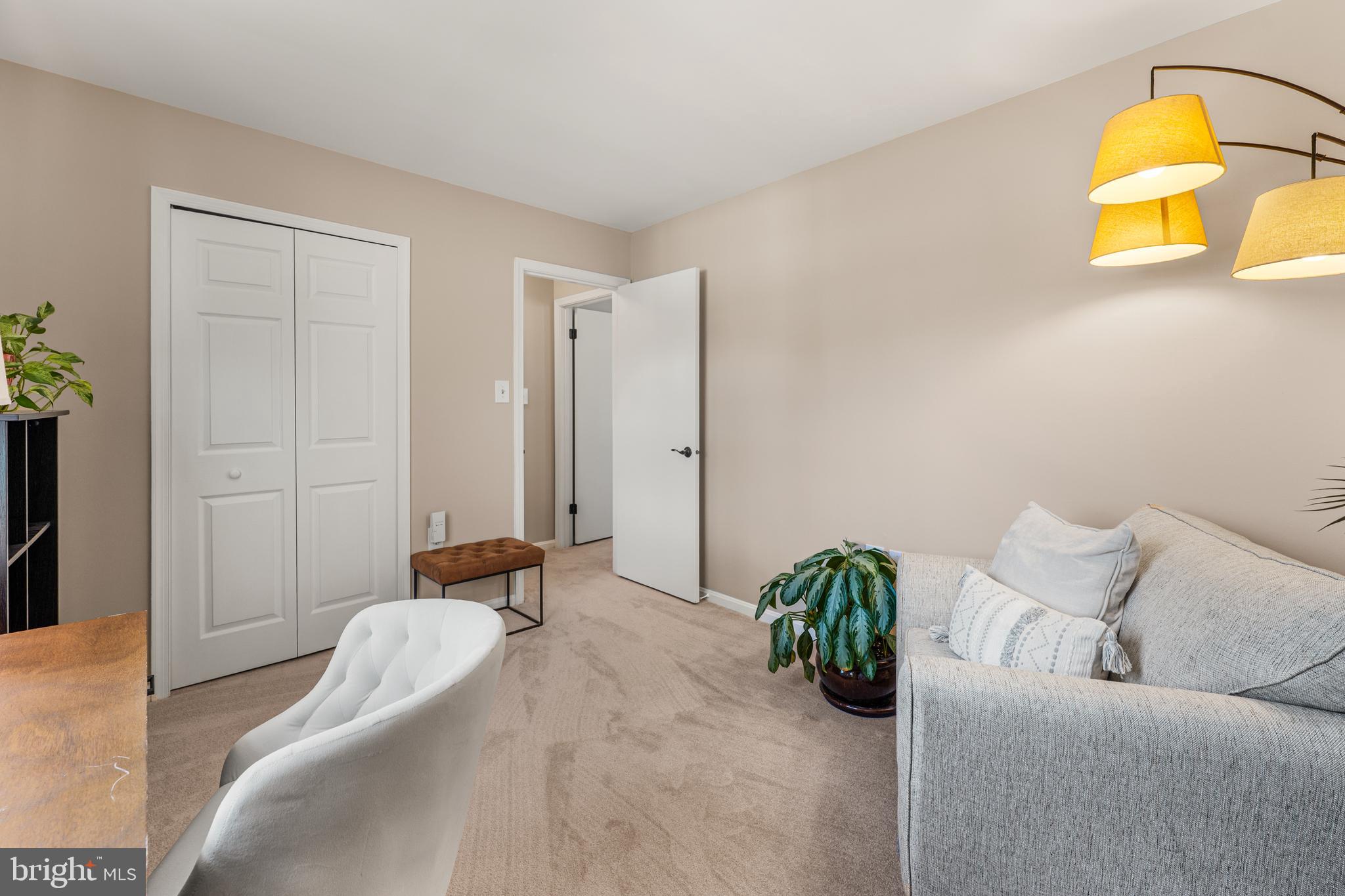 BURKE STATION SQUARE - Residential