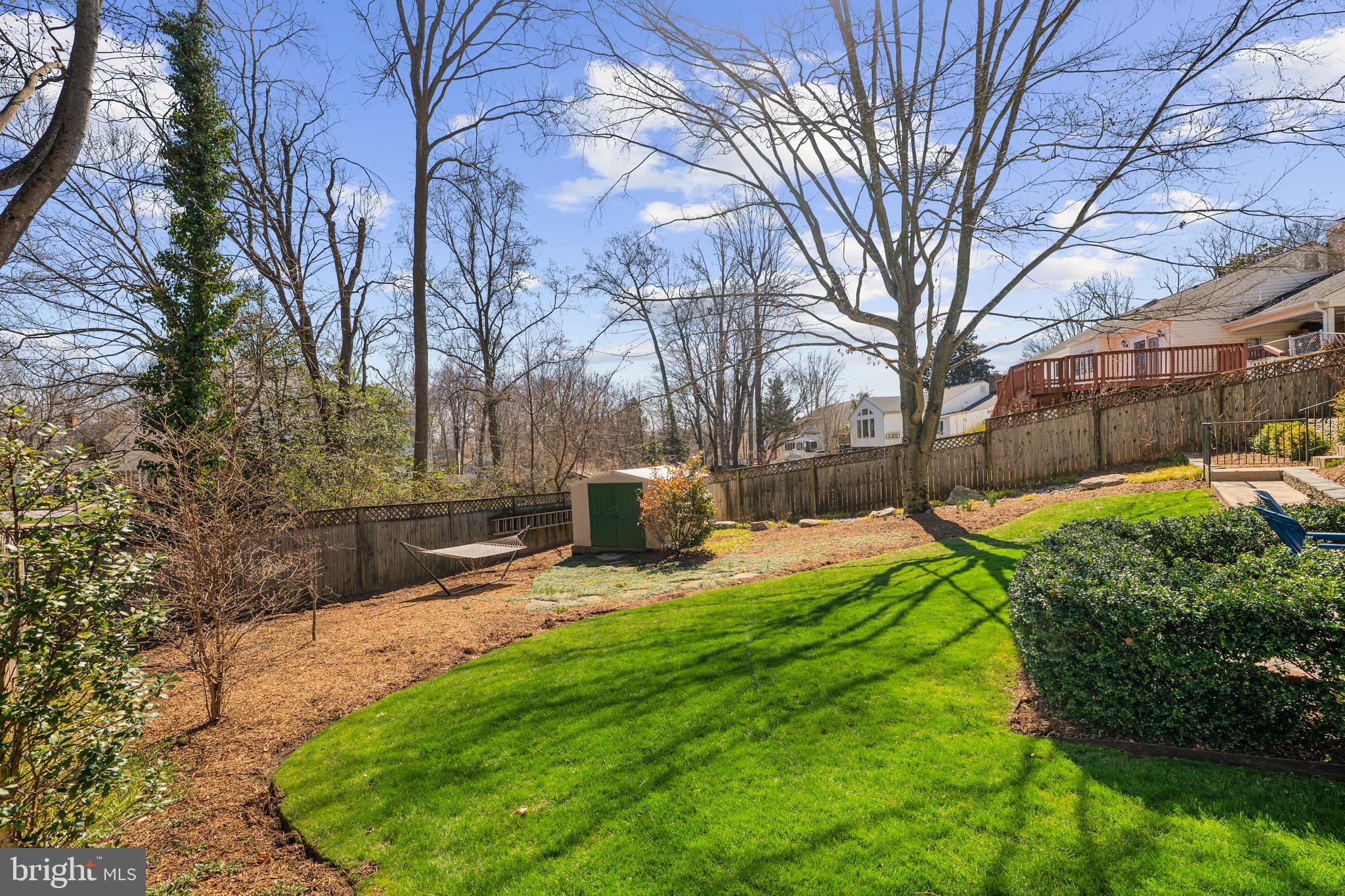 BURKE STATION SQUARE - Residential