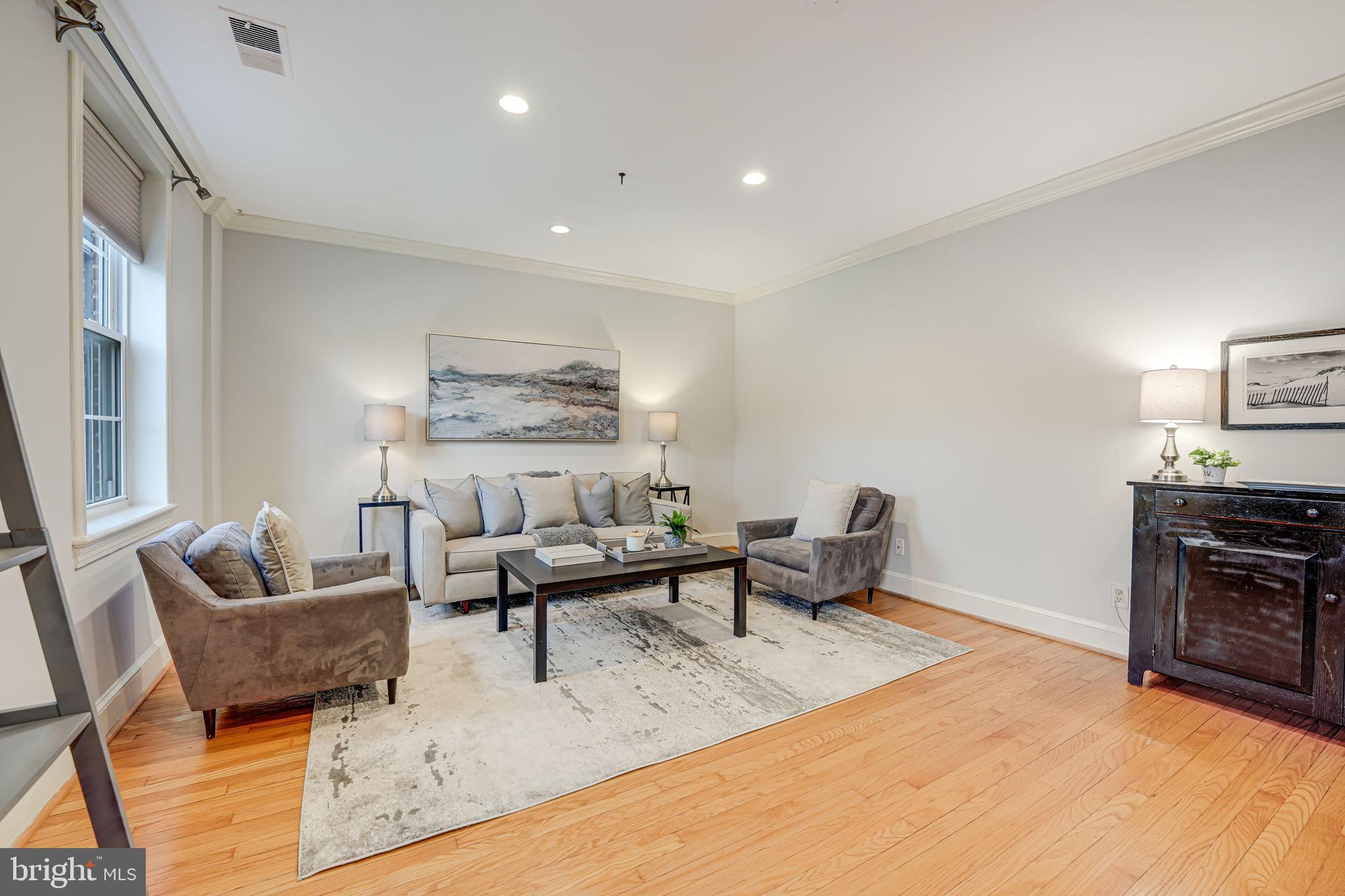 ROSEMONT STATION - Residential