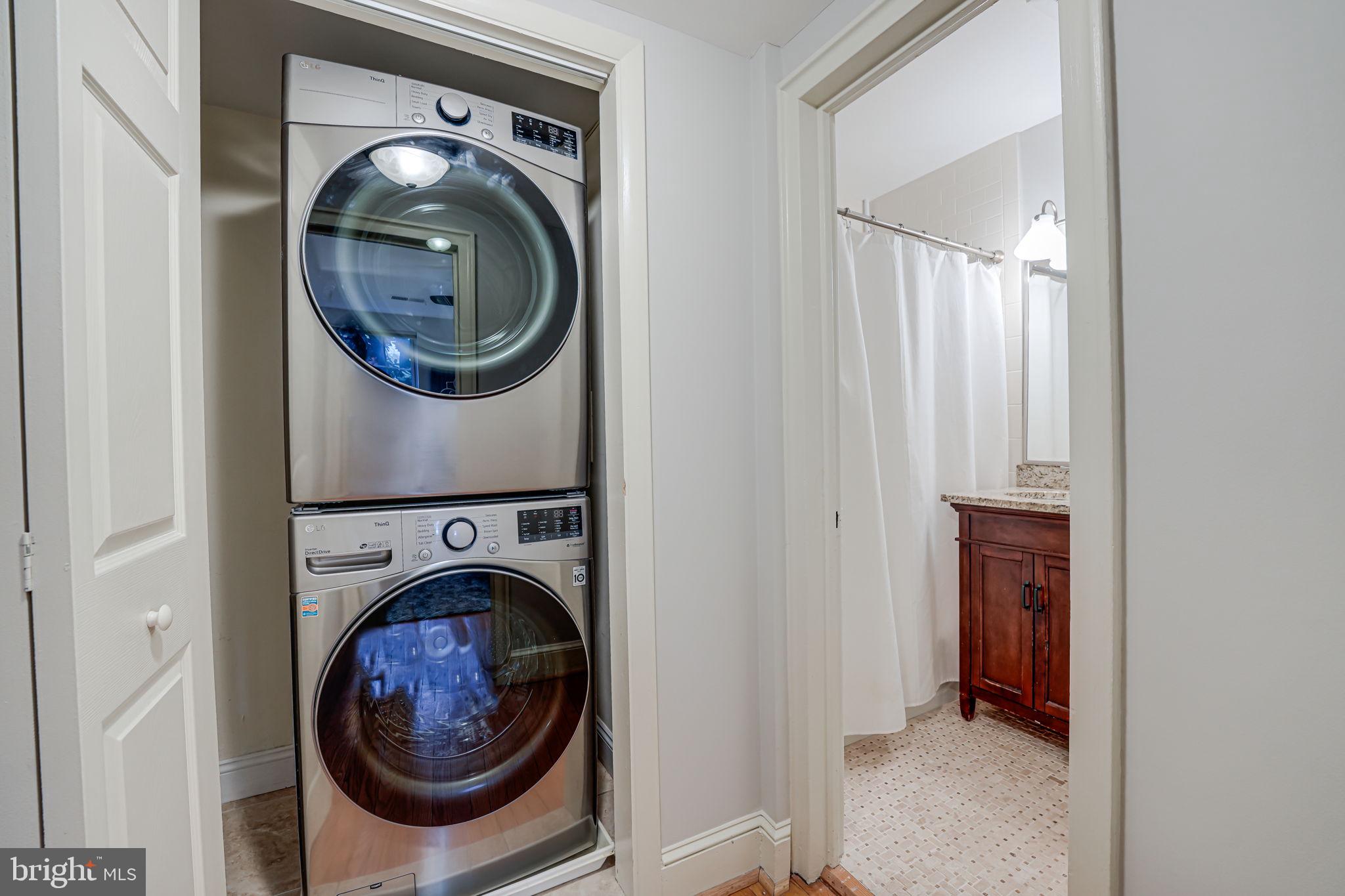 ROSEMONT STATION - Residential