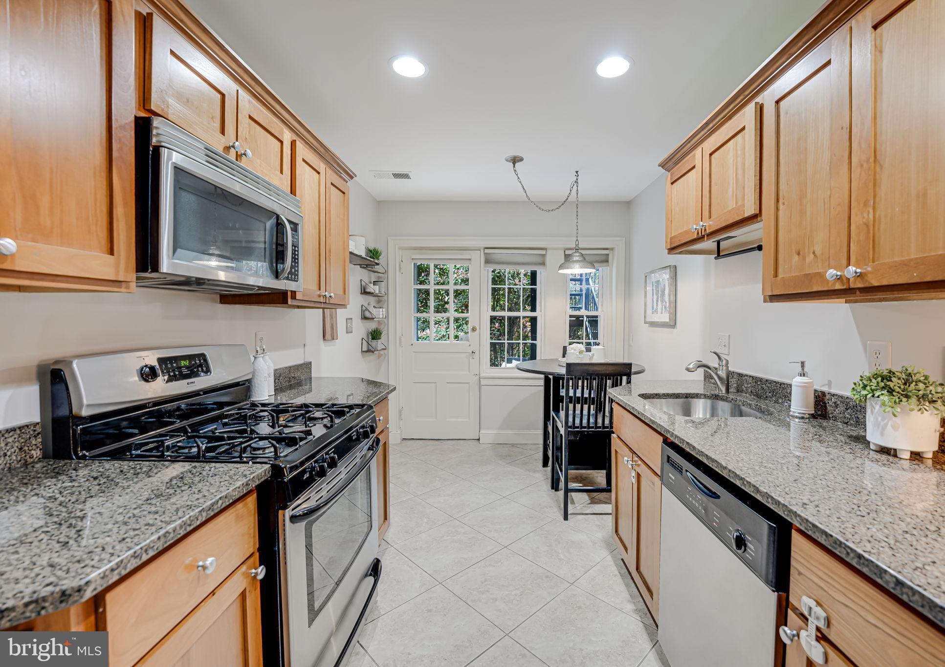 ROSEMONT STATION - Residential