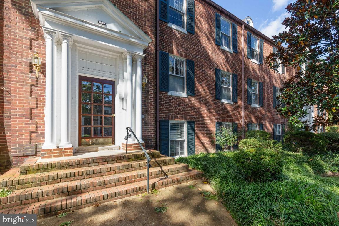 ROSEMONT STATION - Residential