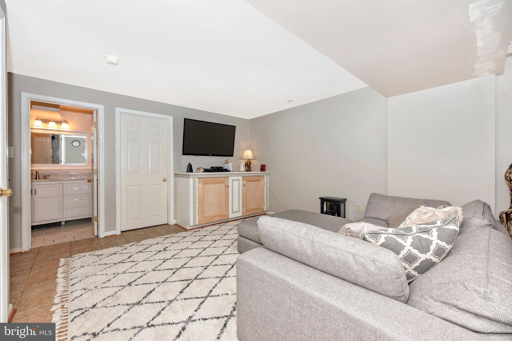 WHITTIER - Residential