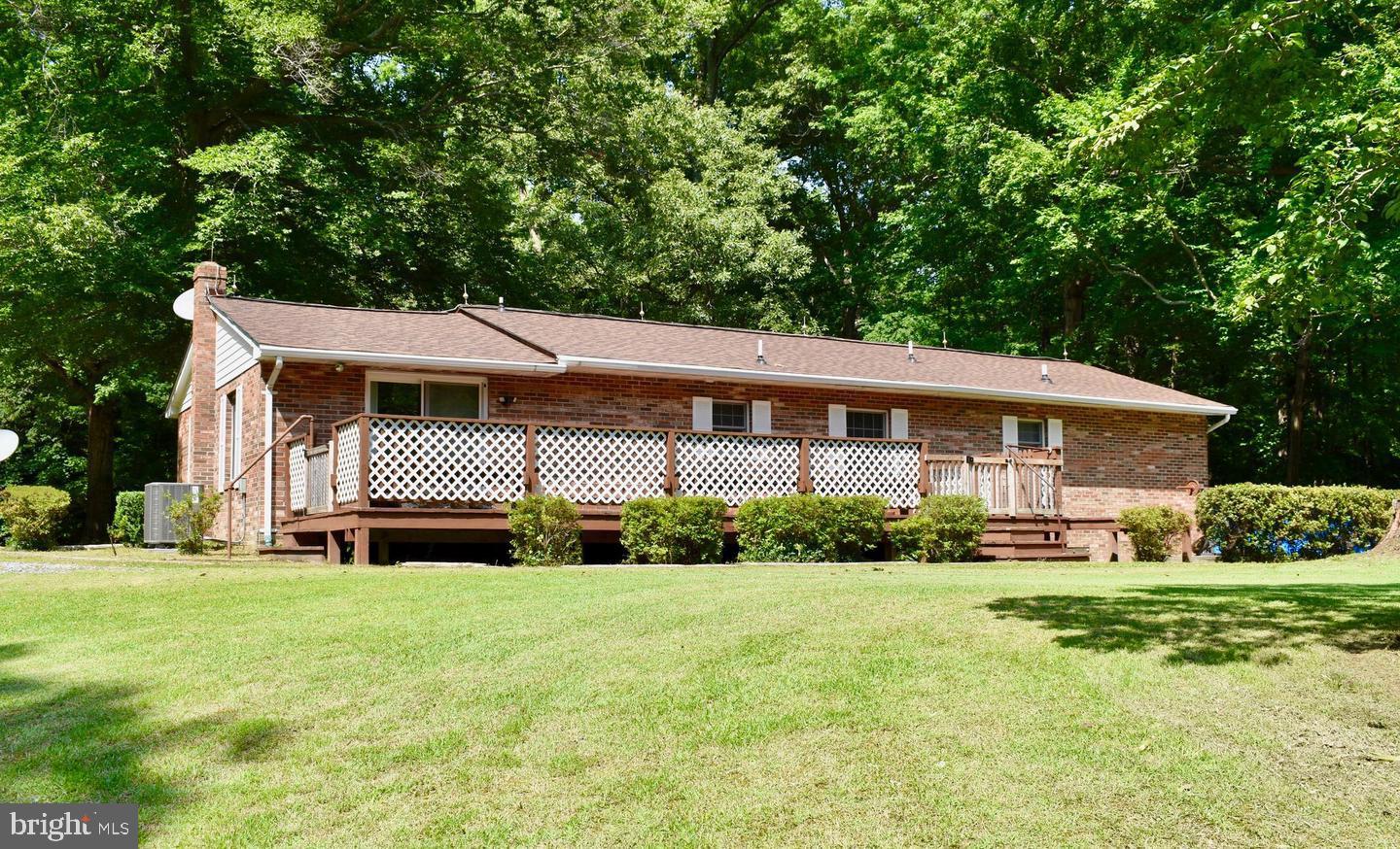 WINDMILL POINT - Residential Lease