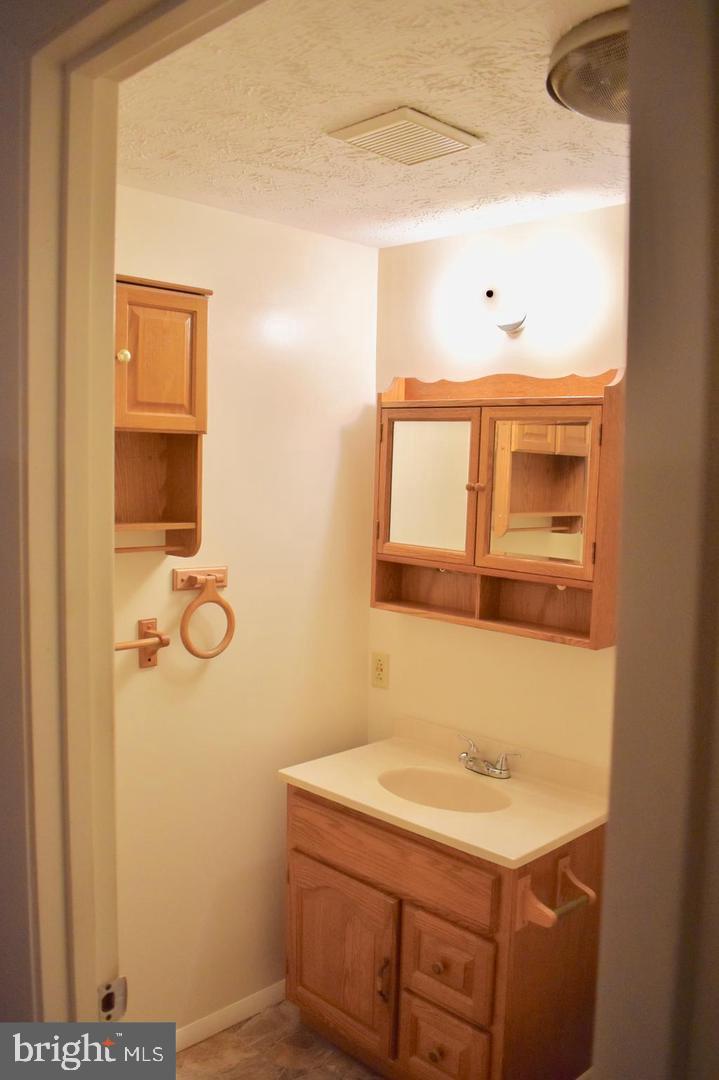 WINDMILL POINT - Residential Lease