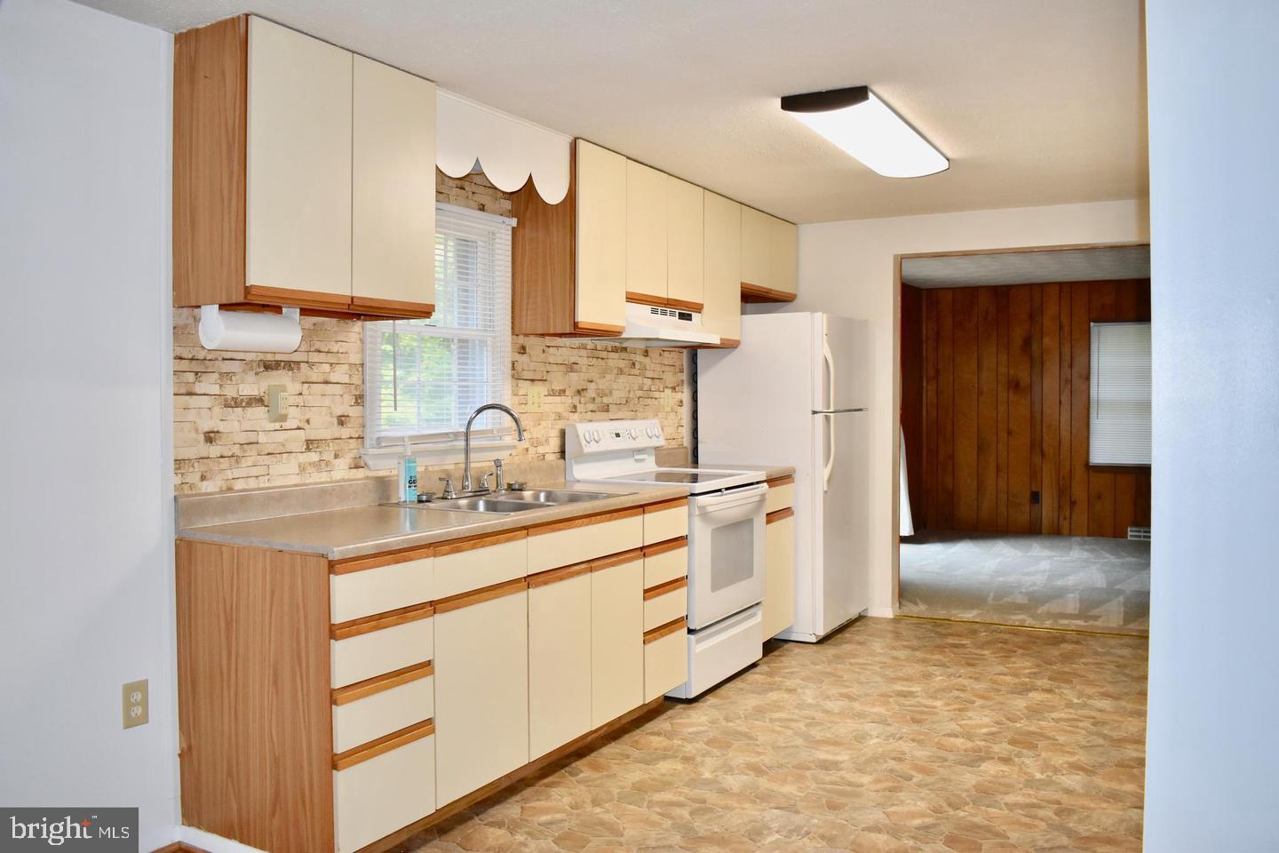 WINDMILL POINT - Residential Lease