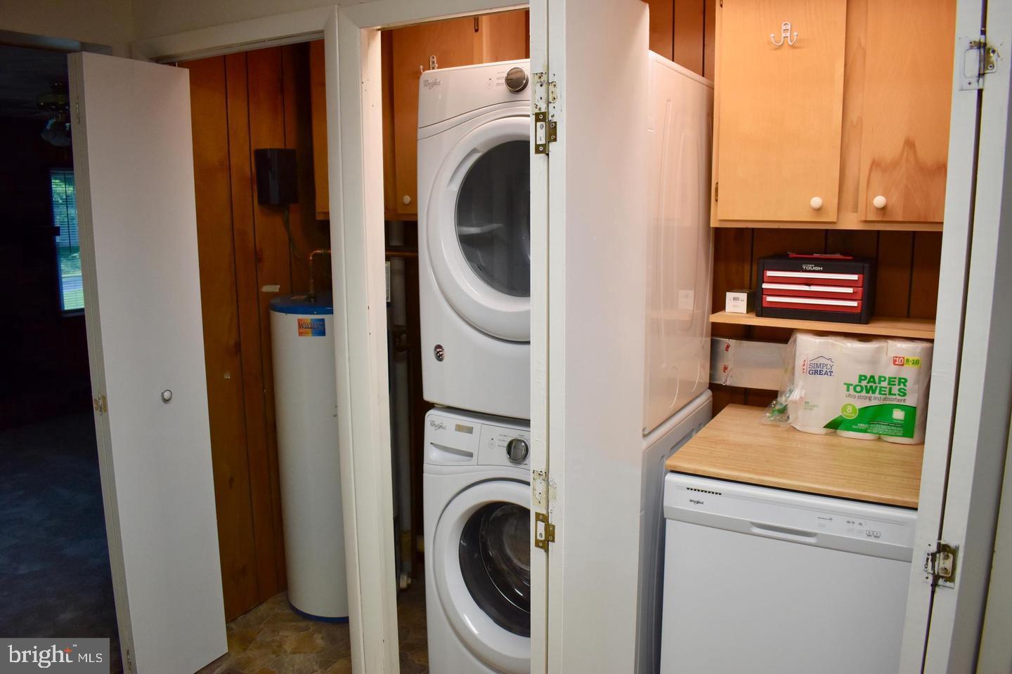 WINDMILL POINT - Residential Lease