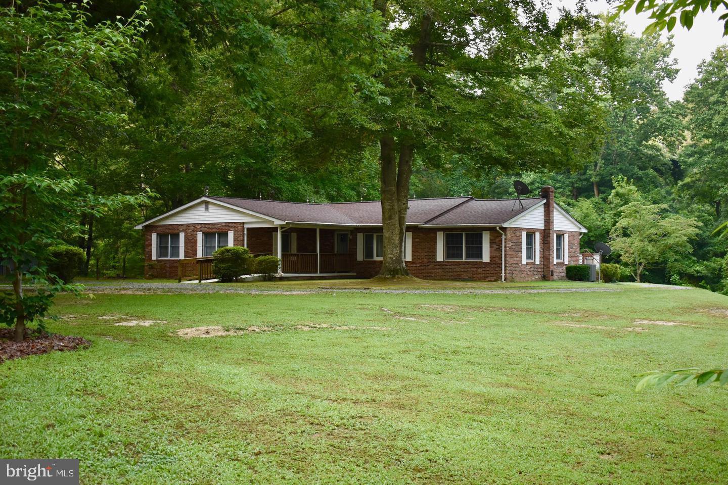 WINDMILL POINT - Residential Lease