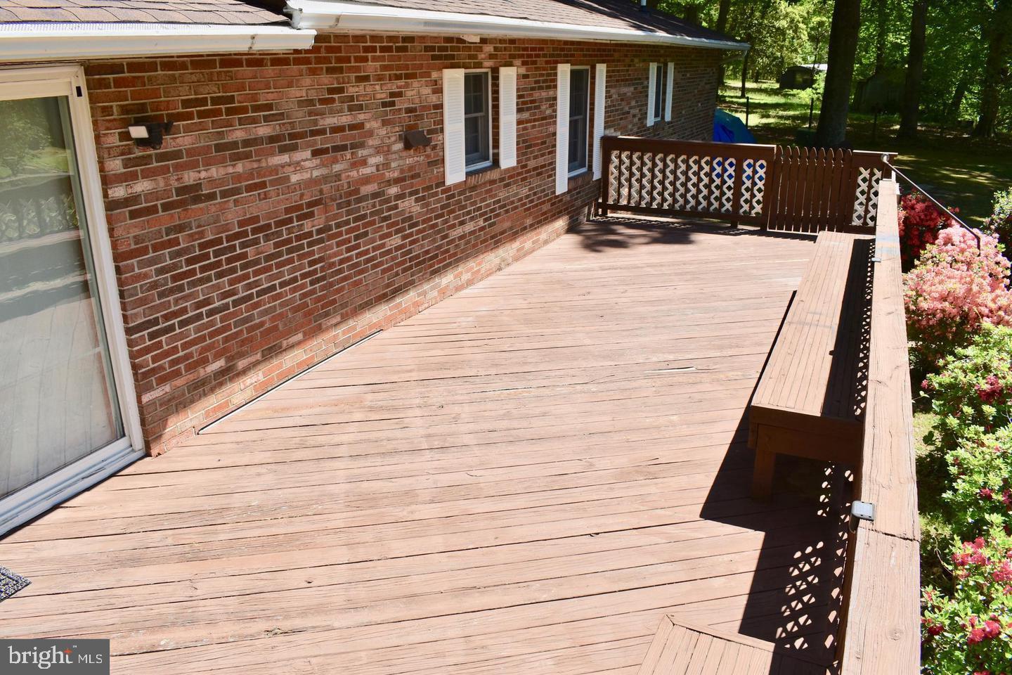 WINDMILL POINT - Residential Lease