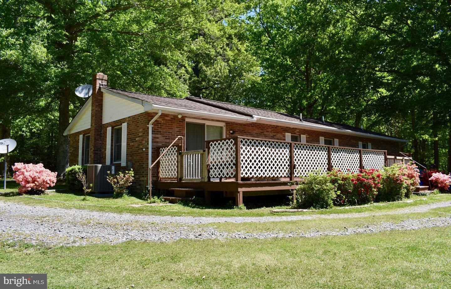 WINDMILL POINT - Residential Lease