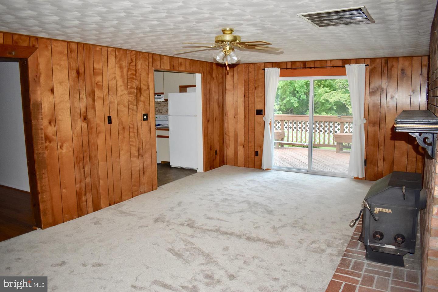 WINDMILL POINT - Residential Lease