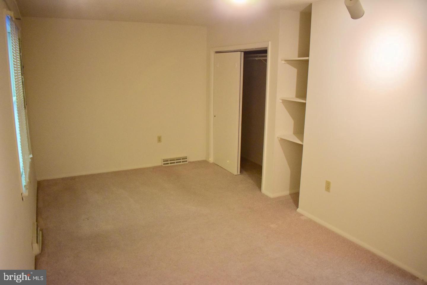 WINDMILL POINT - Residential Lease