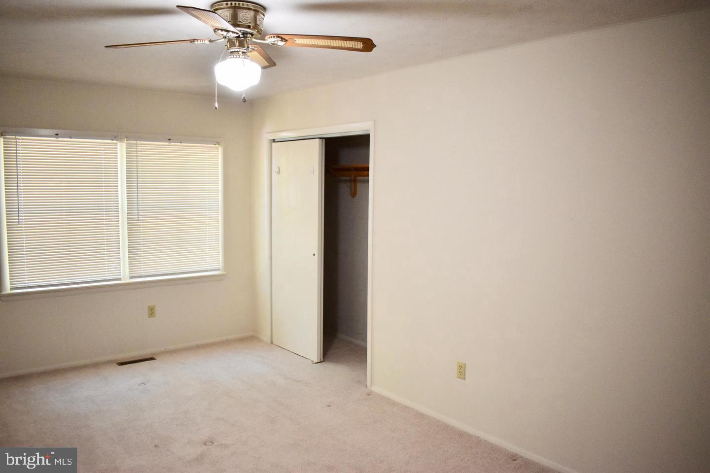 WINDMILL POINT - Residential Lease