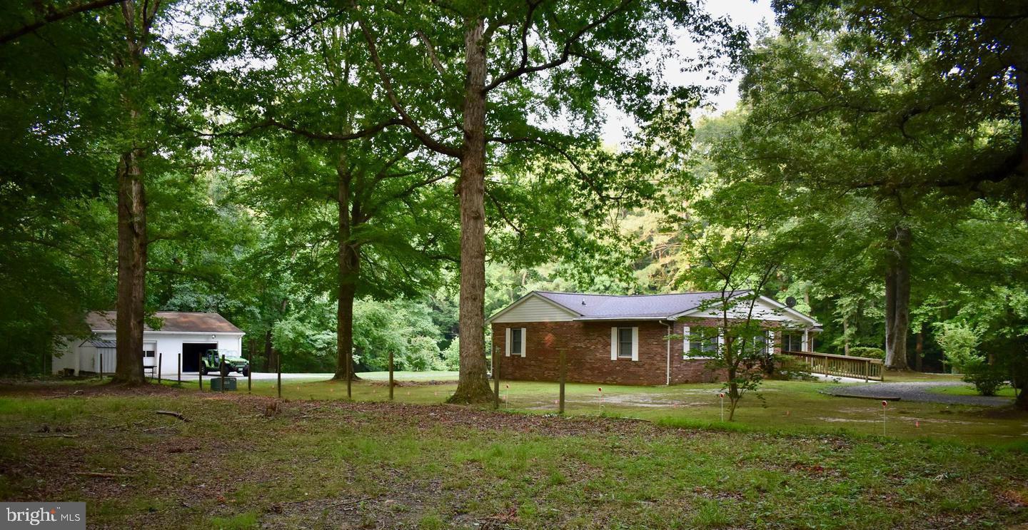 WINDMILL POINT - Residential Lease