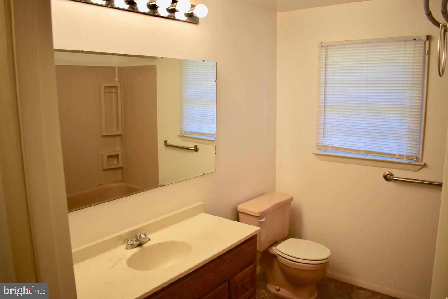 WINDMILL POINT - Residential Lease