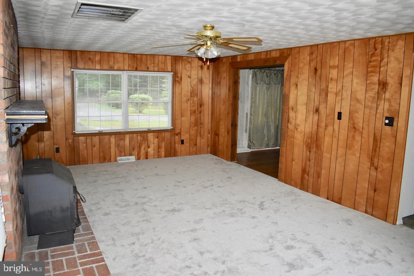 WINDMILL POINT - Residential Lease