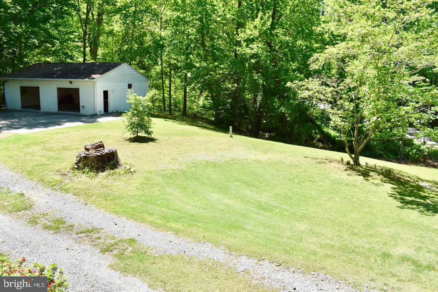 WINDMILL POINT - Residential Lease