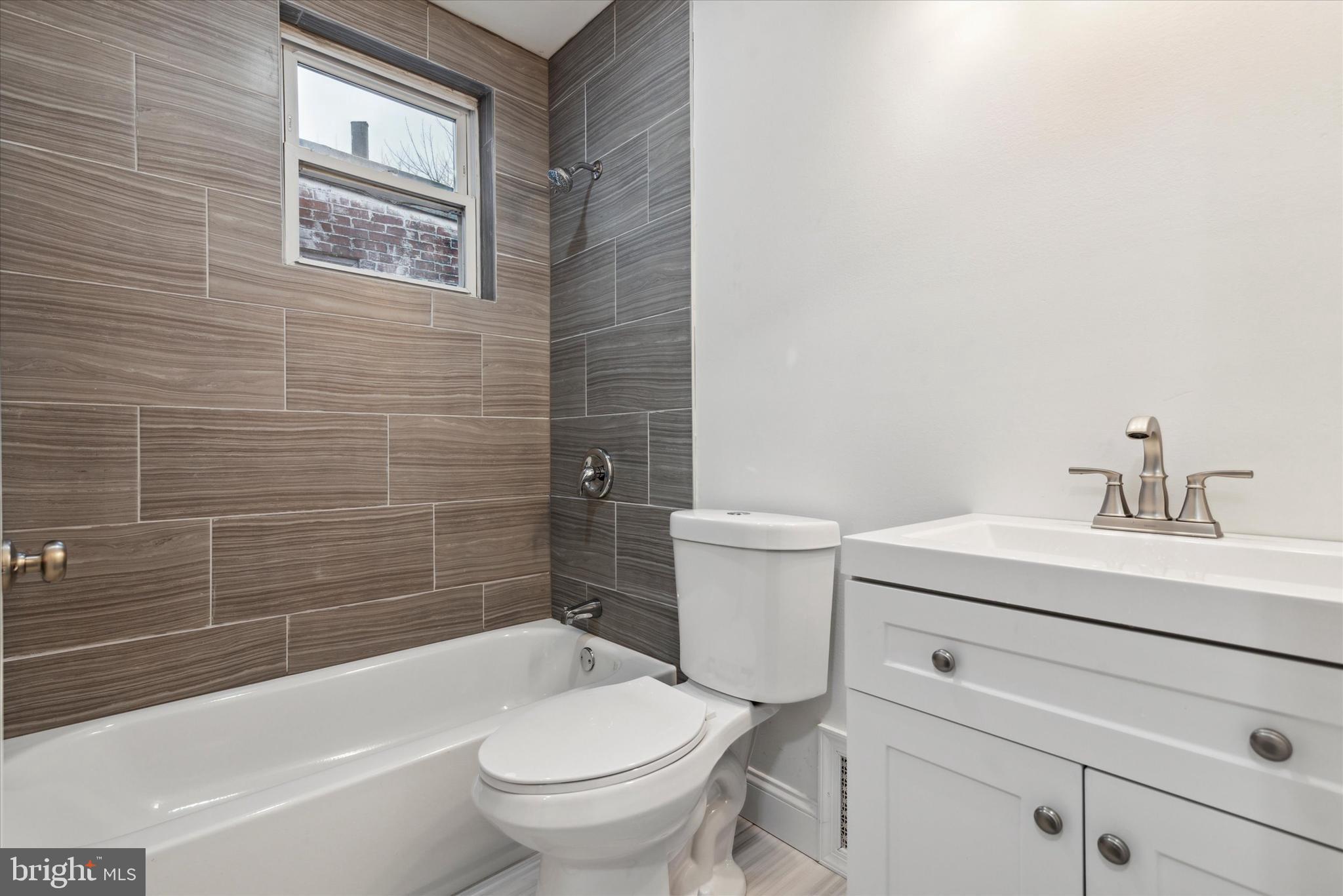 ELMWOOD PARK - Residential