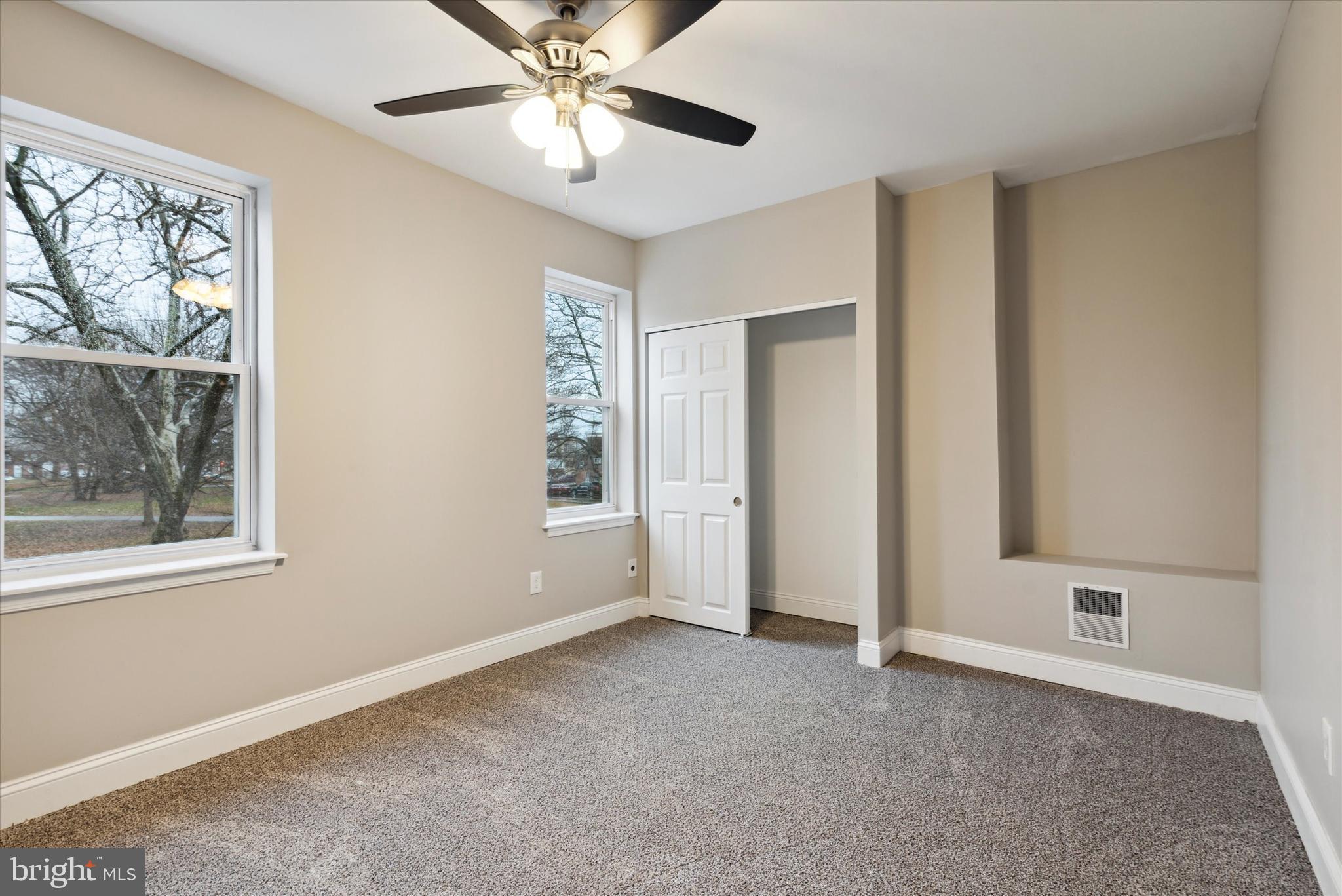 ELMWOOD PARK - Residential