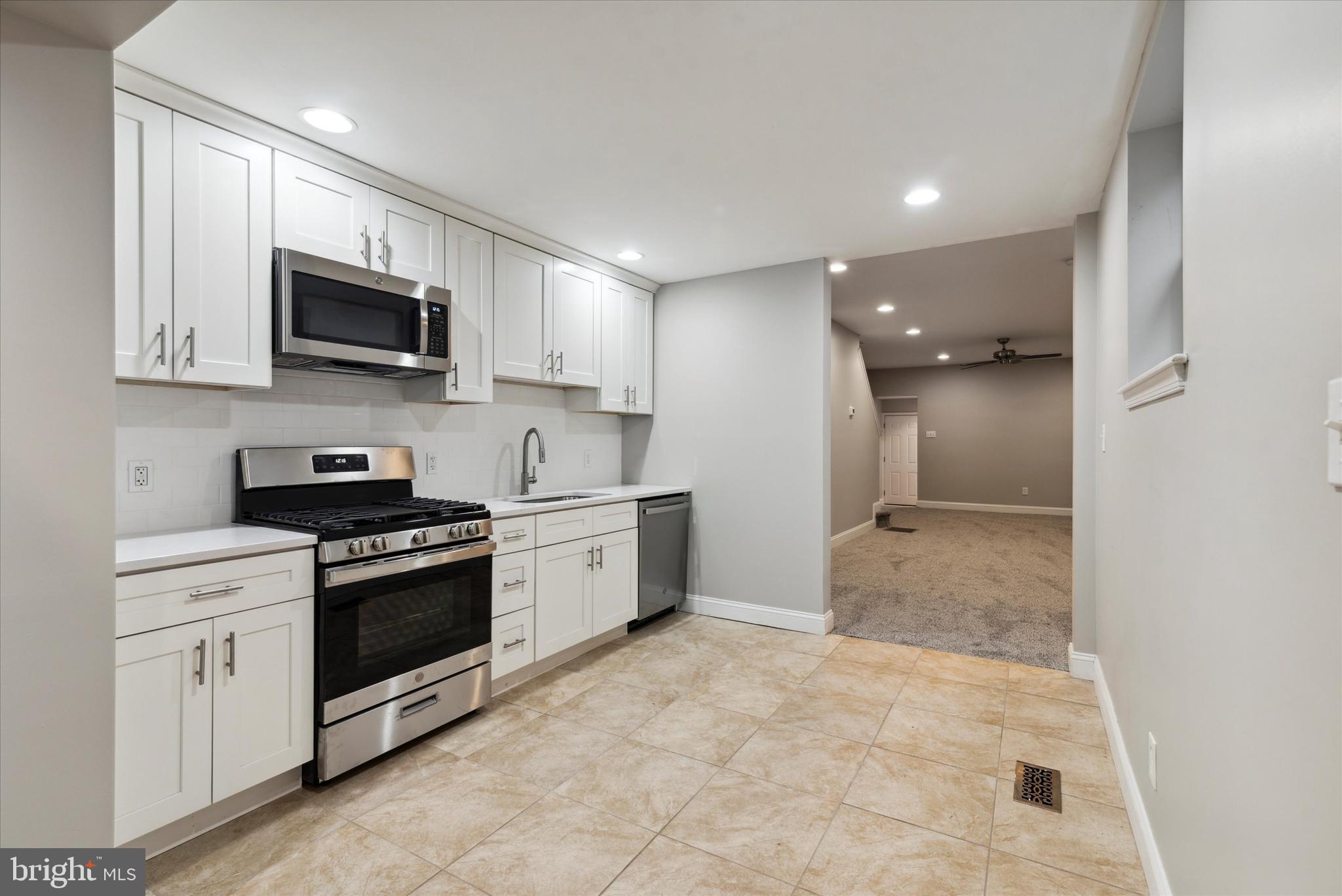 ELMWOOD PARK - Residential