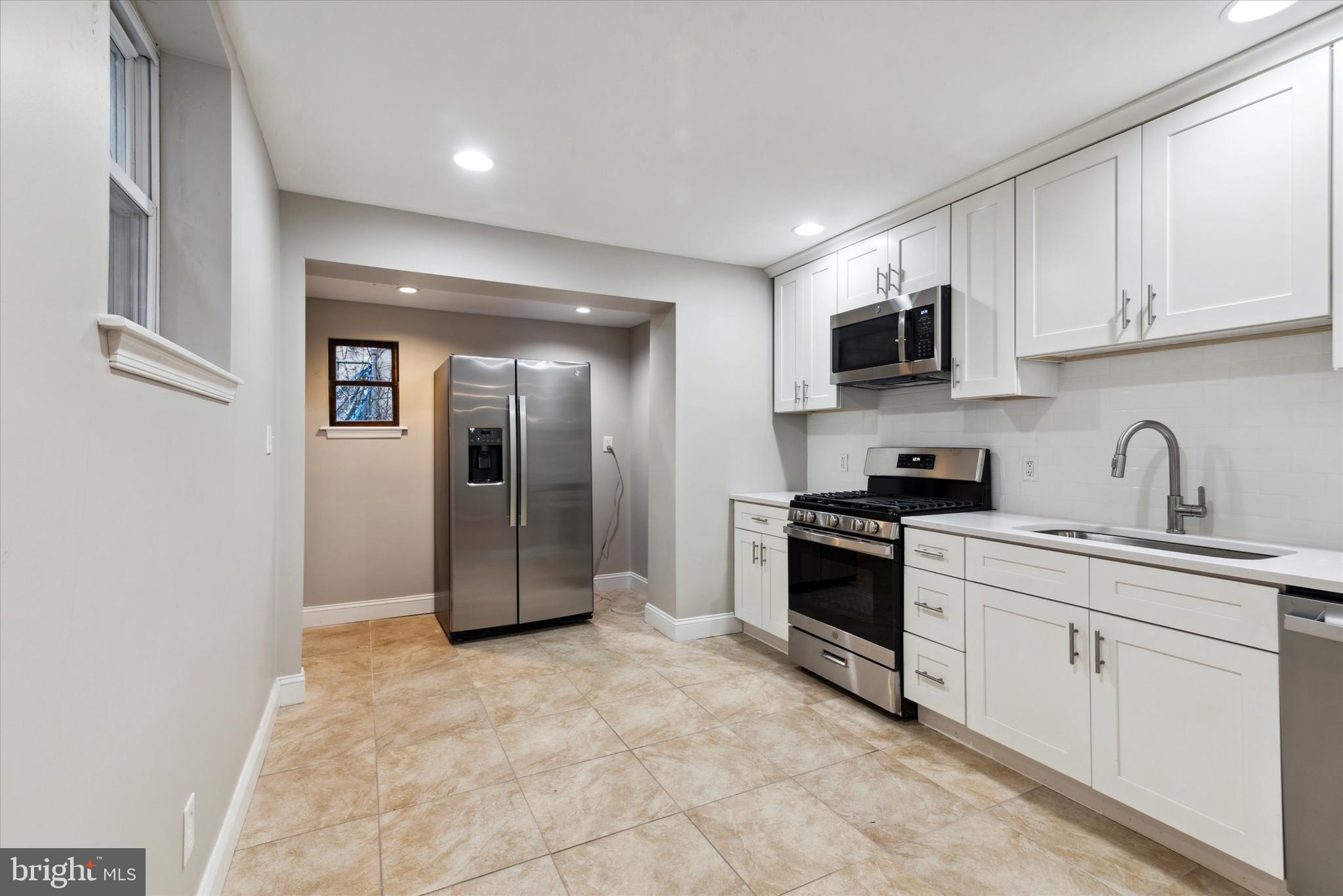 ELMWOOD PARK - Residential