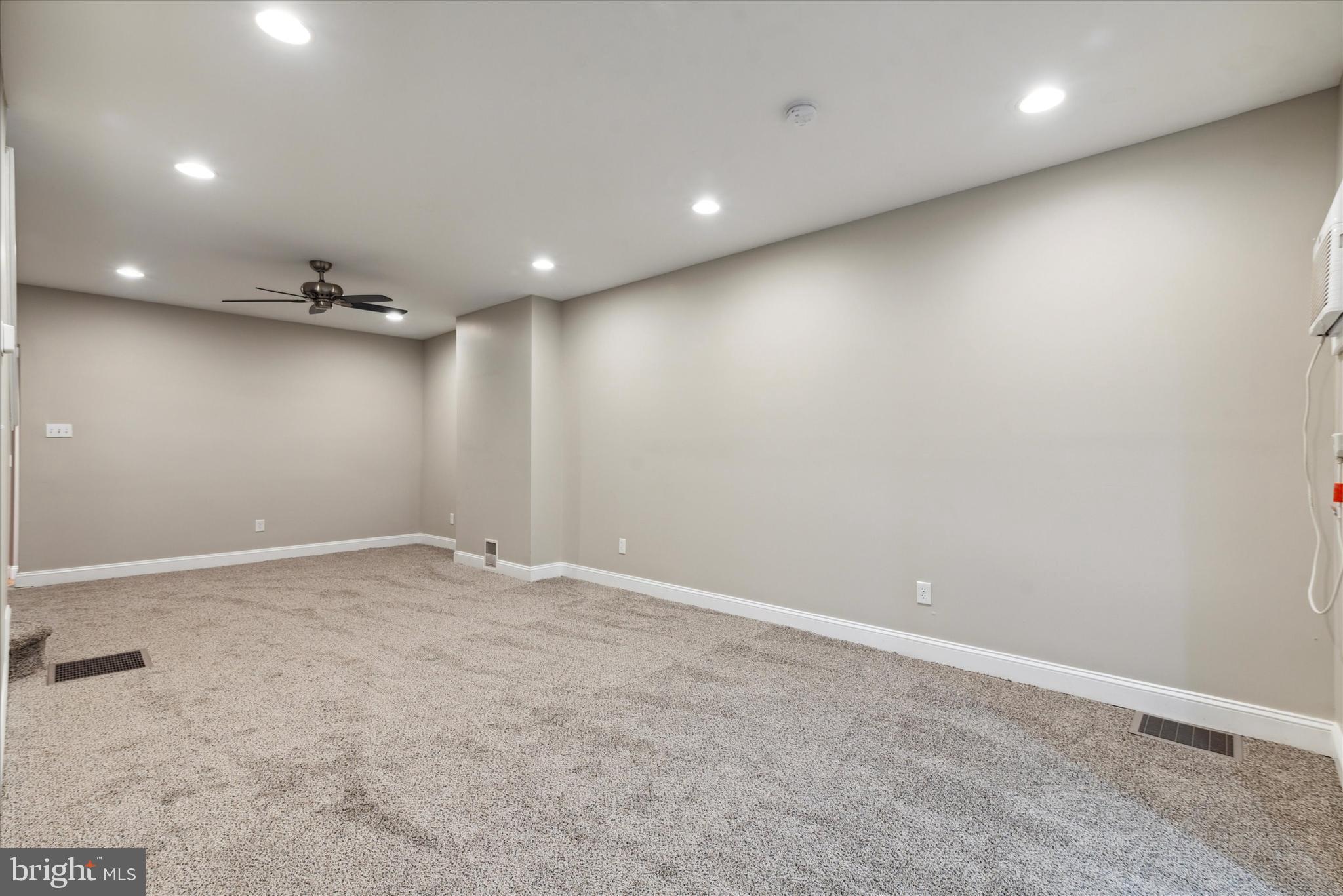 ELMWOOD PARK - Residential